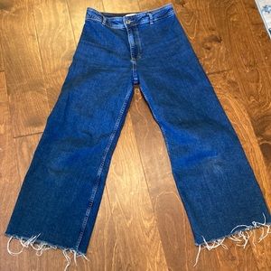 Zara Blue Jeans Wide Frayed Leg Straight Size 10 Barely Worn Attractive Fit